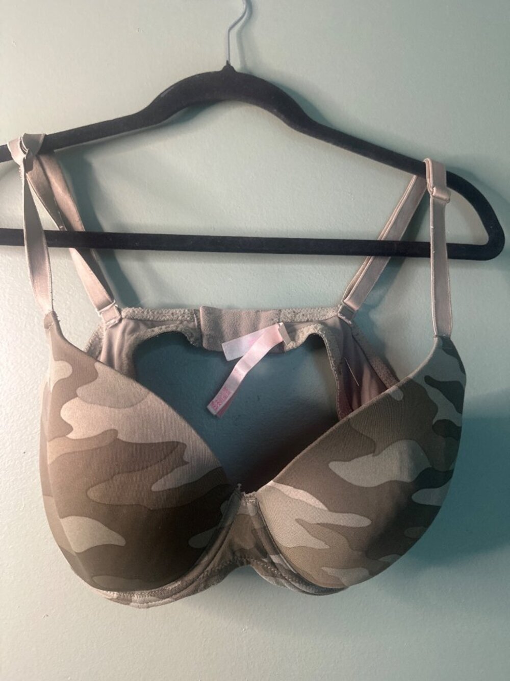 Victoria’s Secret 36D Camo Bra Lightly Padded Everyday Wear Sexy Comfort